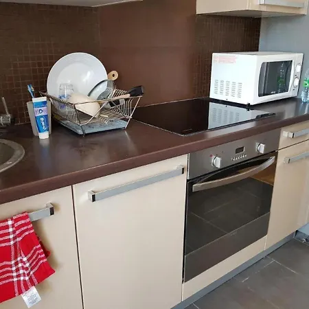 Private With Balcony 3* تولون